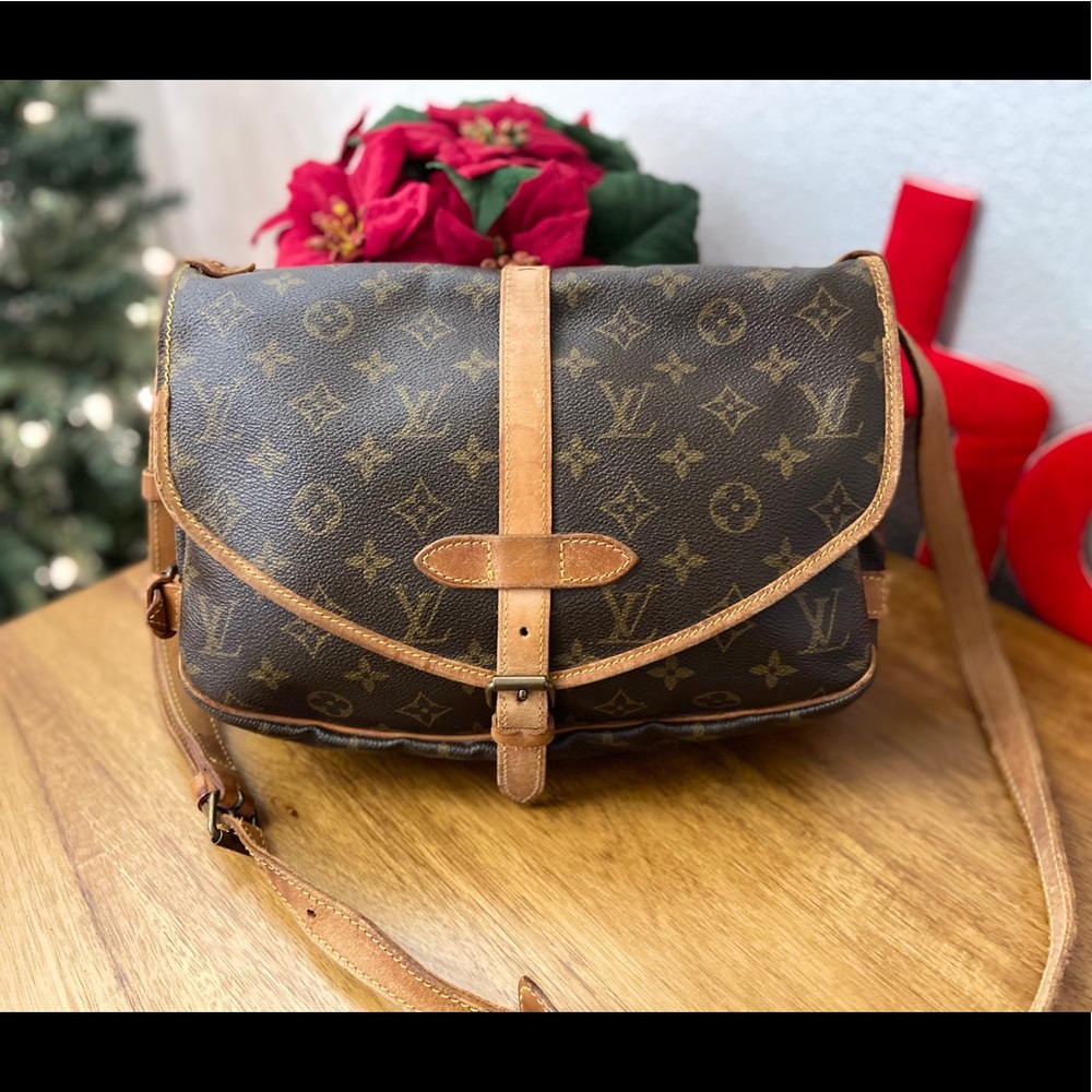 ‘87 GORGEOUS Louis Vuitton Saumur 30 Crossbody Bag